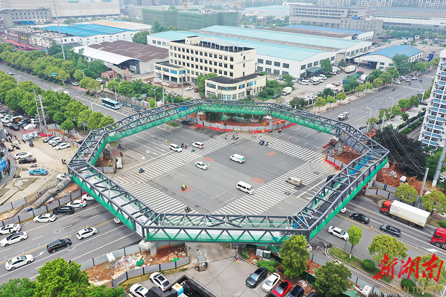 长沙城南新增一座“八边形”天桥