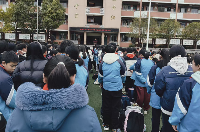 晃州镇兴隆完全小学：法治宣传进校园