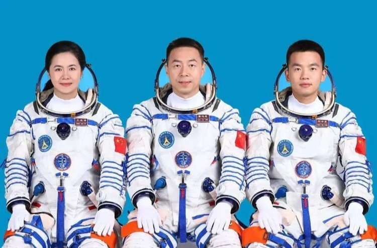 神十九乘組人民日報撰文：在太空讀書是宇宙級浪漫