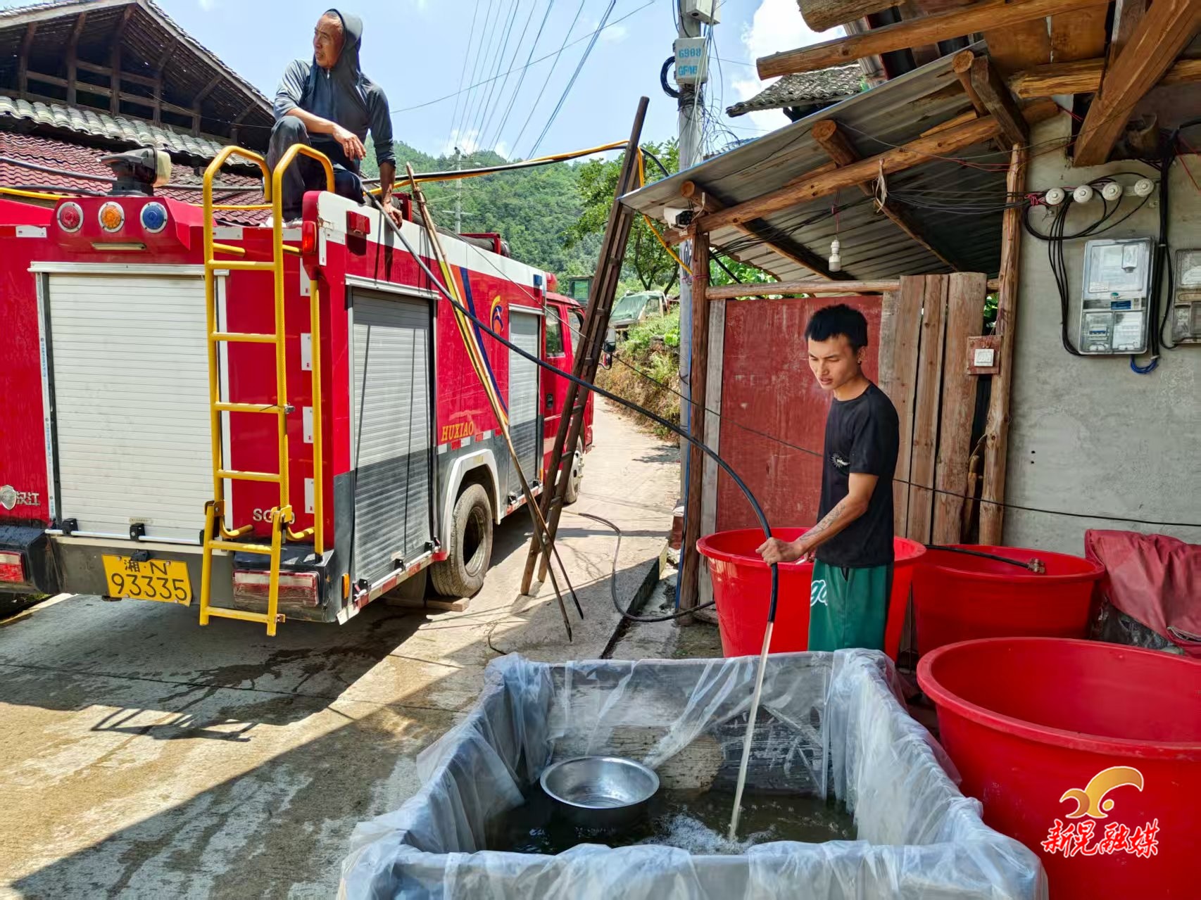 米贝苗族乡：抗旱送水“润”民心