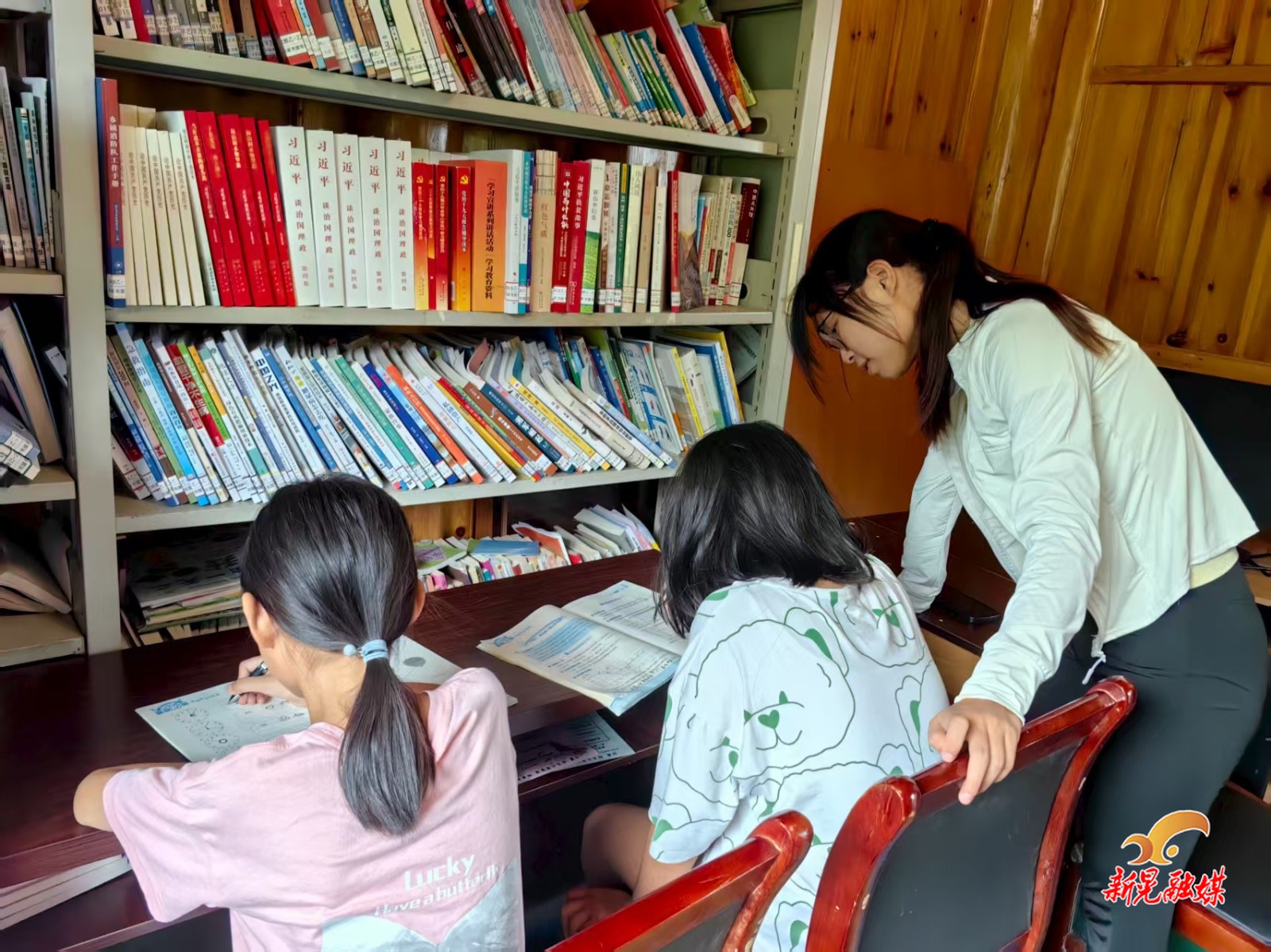 中寨镇返乡学子暑期助力乡村教育发展