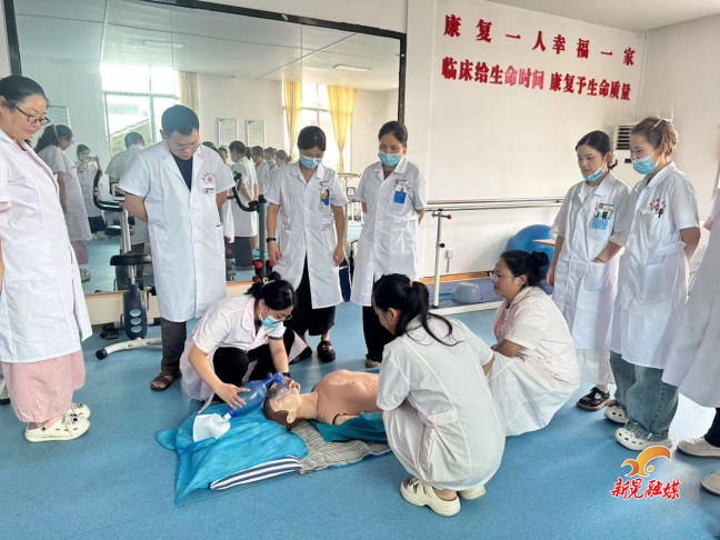 鱼市镇卫生院开展心肺复苏培训