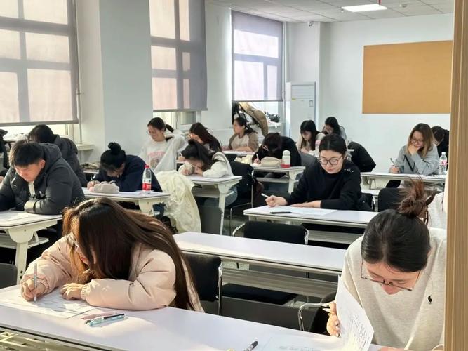 9月13日開考！2025下半年湖南教資筆試最新公告：關(guān)乎準(zhǔn)考證、入場(chǎng)、防詐騙