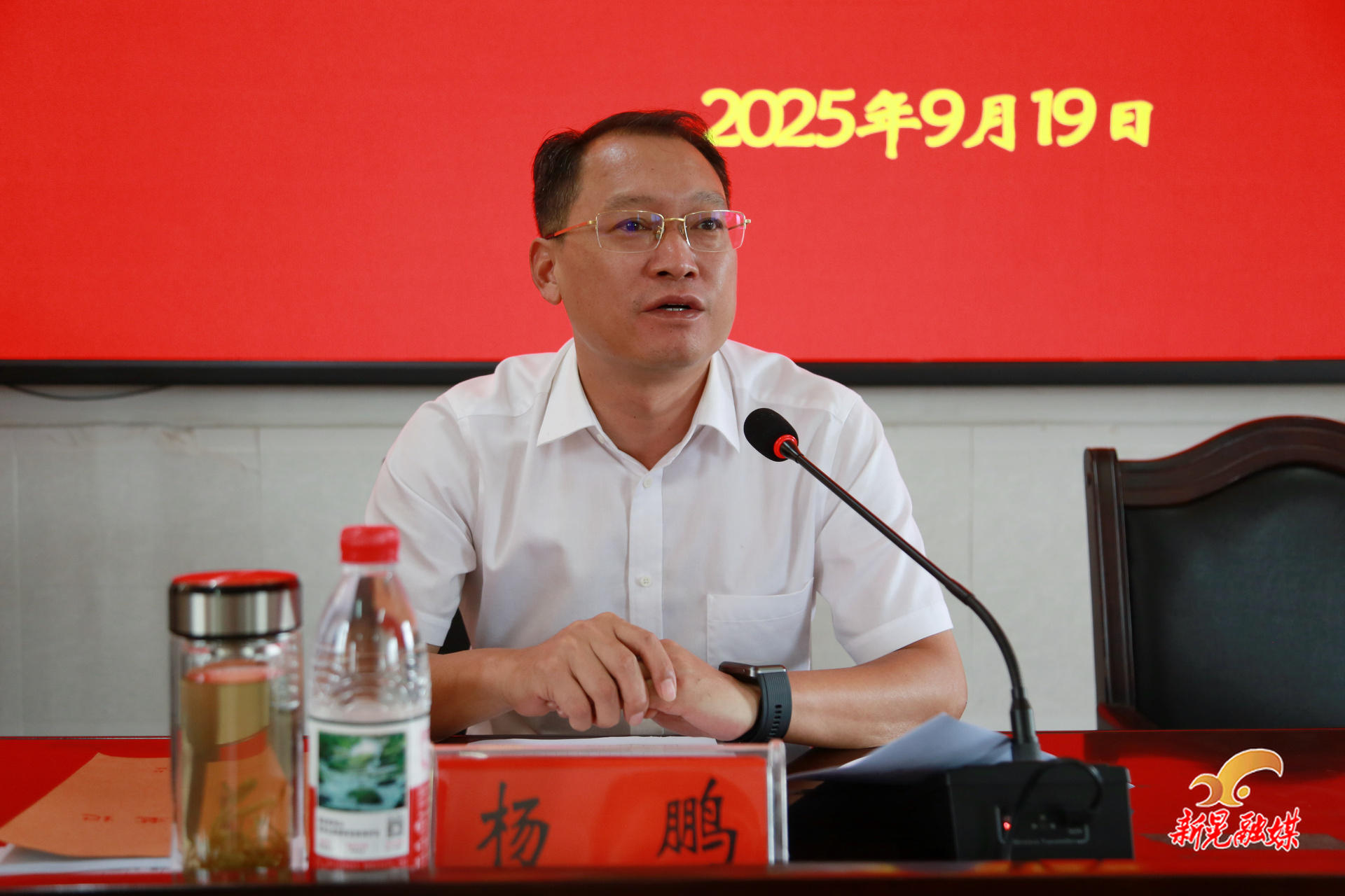 杨鹏到县委党校为科级干部培训班学员授课