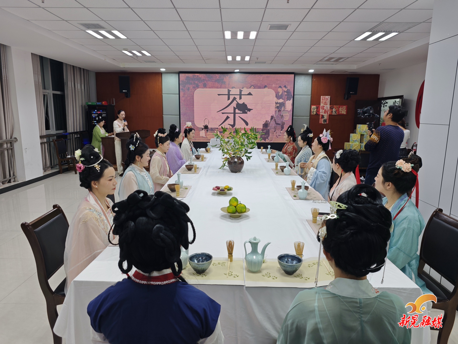 迎中秋庆国庆 县图书馆举办宋代点茶文化体验活动
