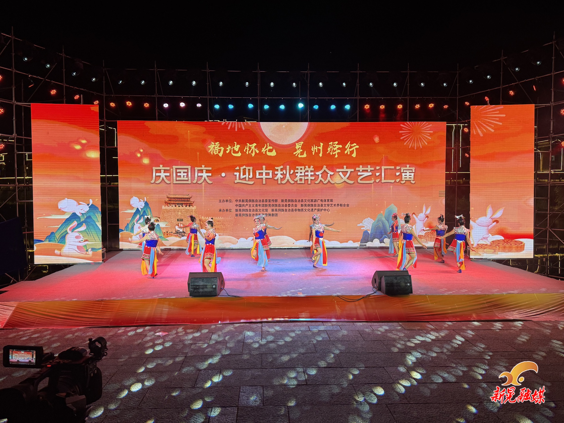 龙溪古镇龙溪口百姓大舞台群众文艺汇演精彩上演