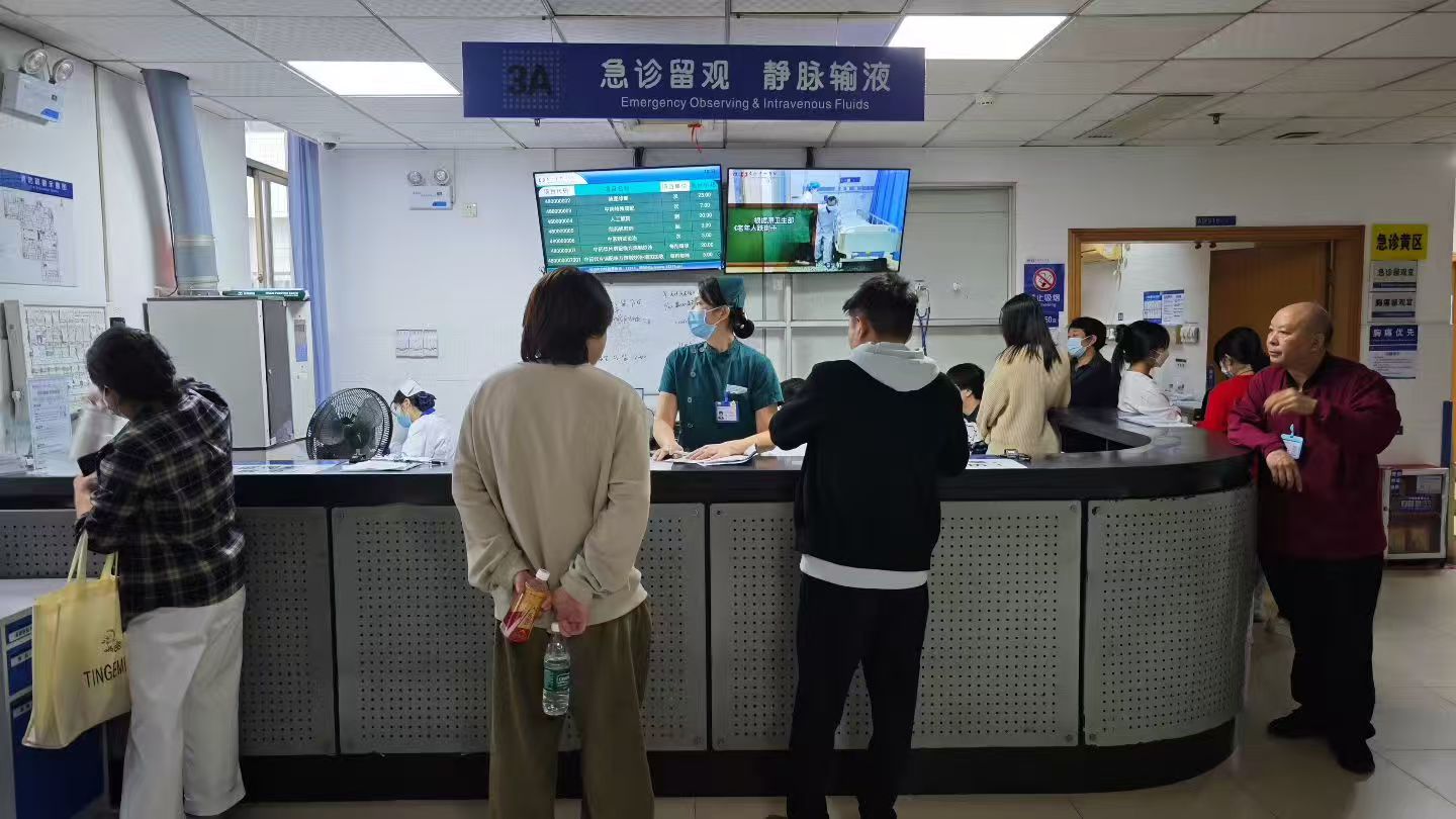 咳嗽“硬扛”半月成肺炎 ！医生提醒：咳嗽超一周不愈要及时就医