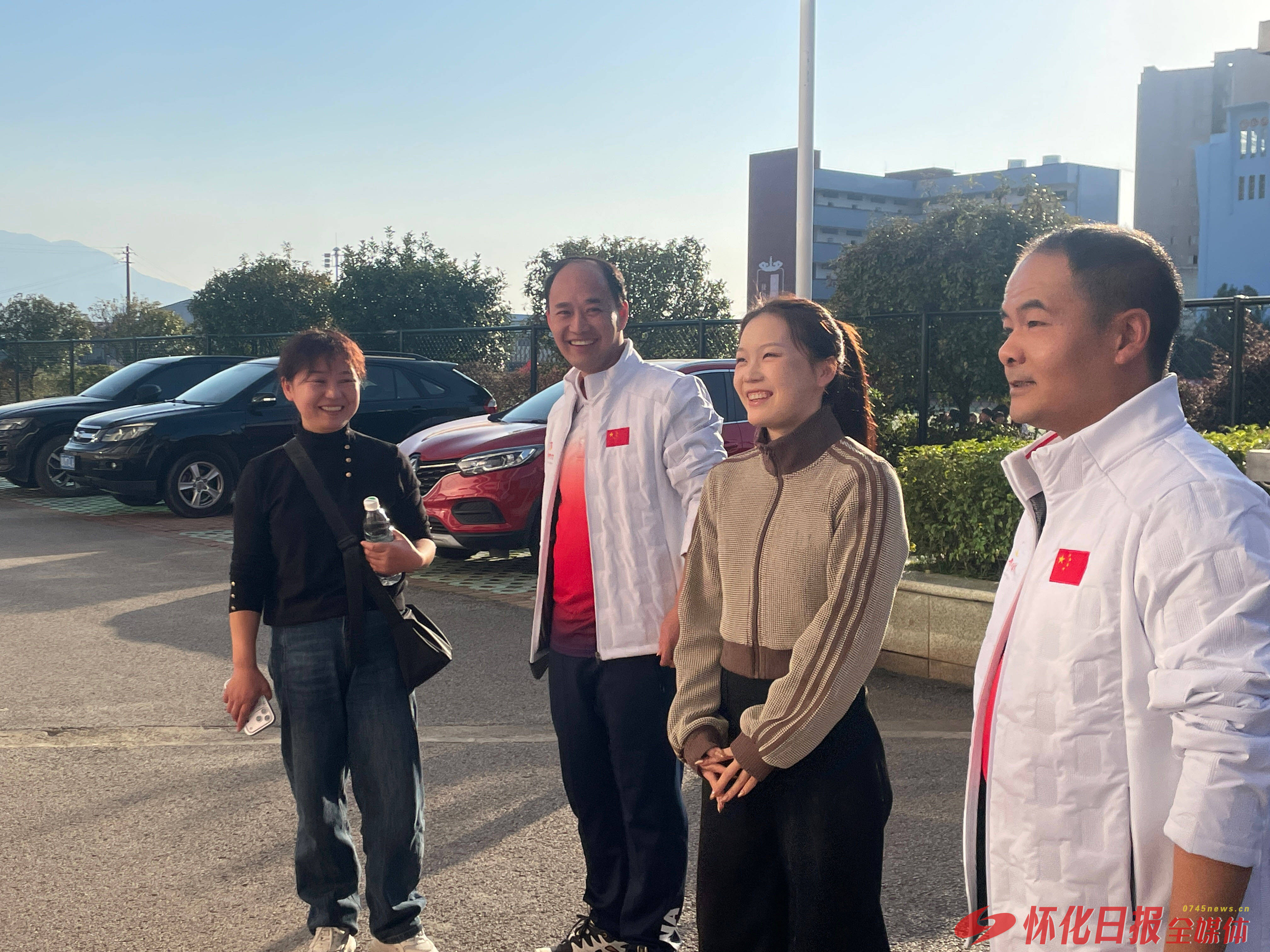 蹦床世界冠军胡译乘荣归母校 寄语小运动员逐梦前行