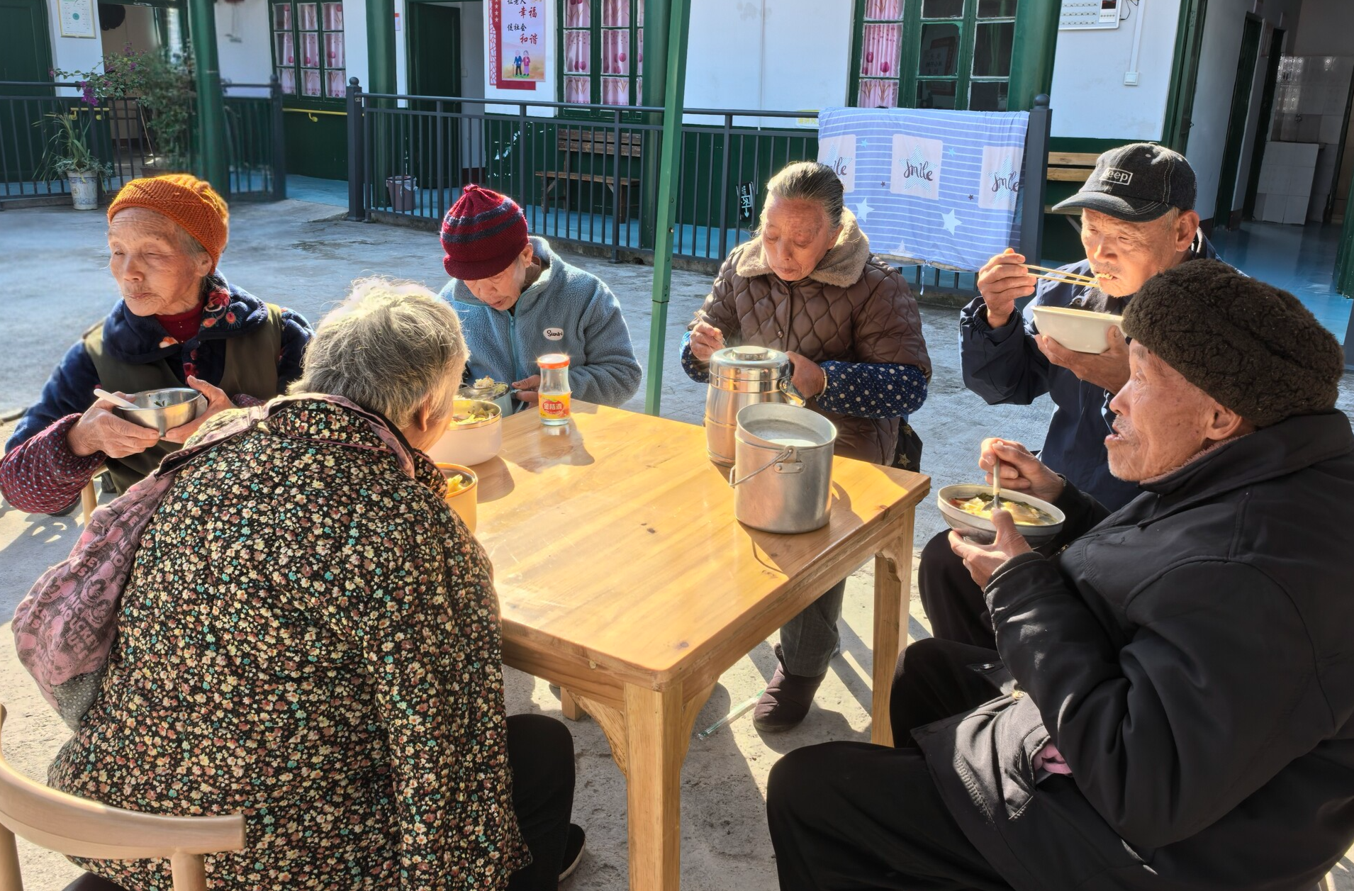禾滩镇岑贡村“长者食堂”：打通农村养老服务“最后一公里”