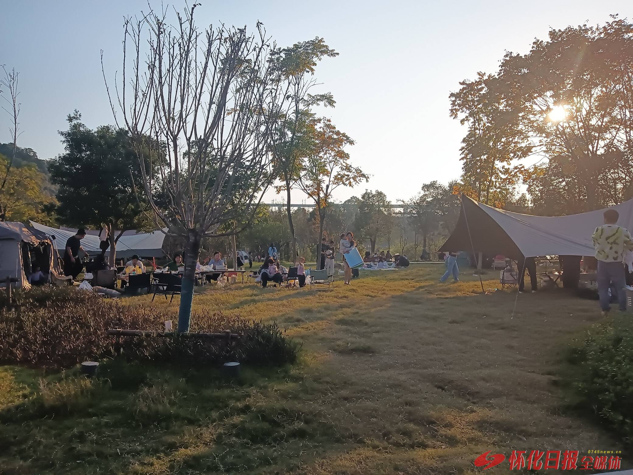 “十四五”的民生故事 | ​怀化东盟集：闲置岸线变身市民露营幸福角