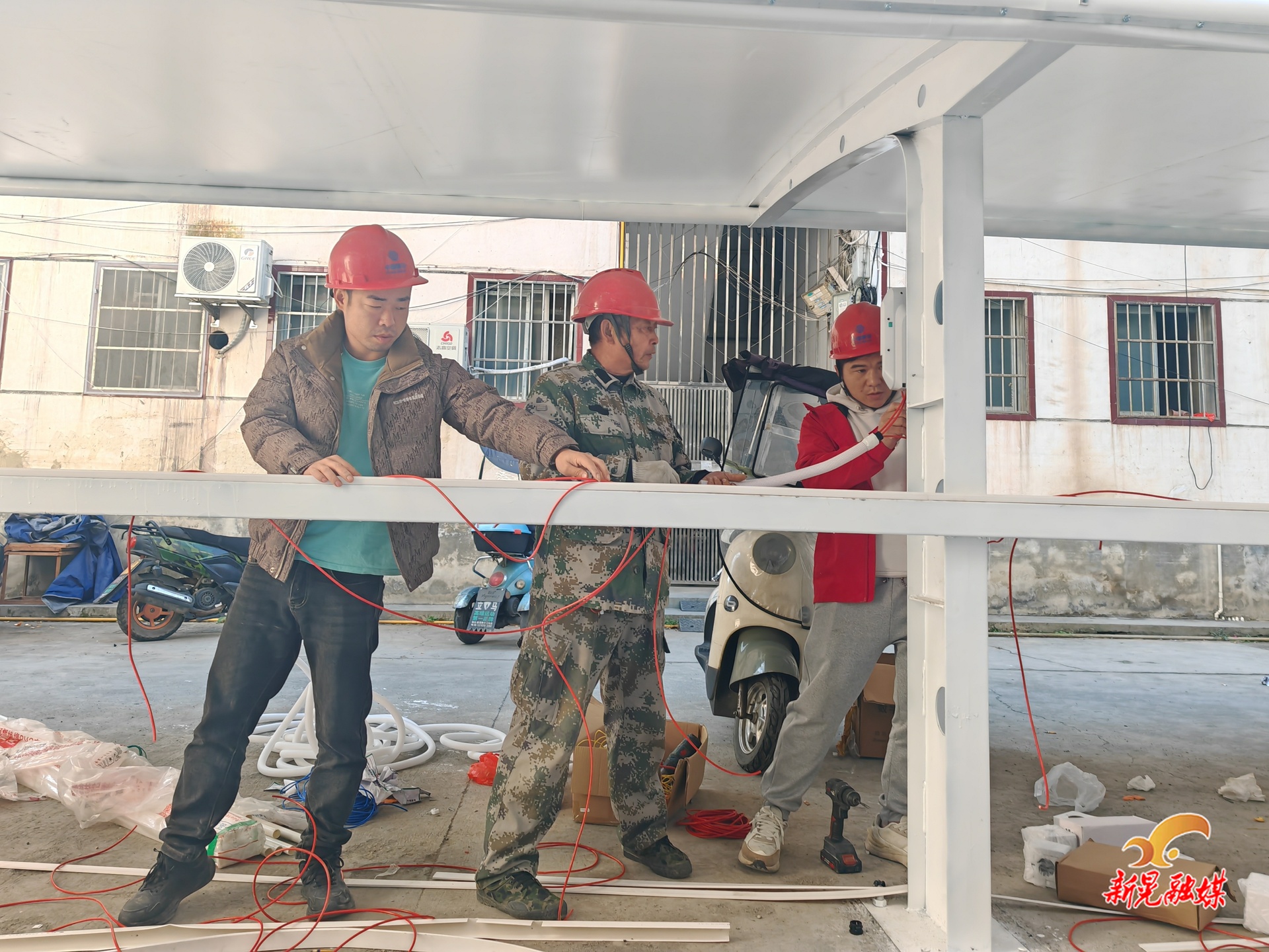 充电桩进小区 解决充电难题