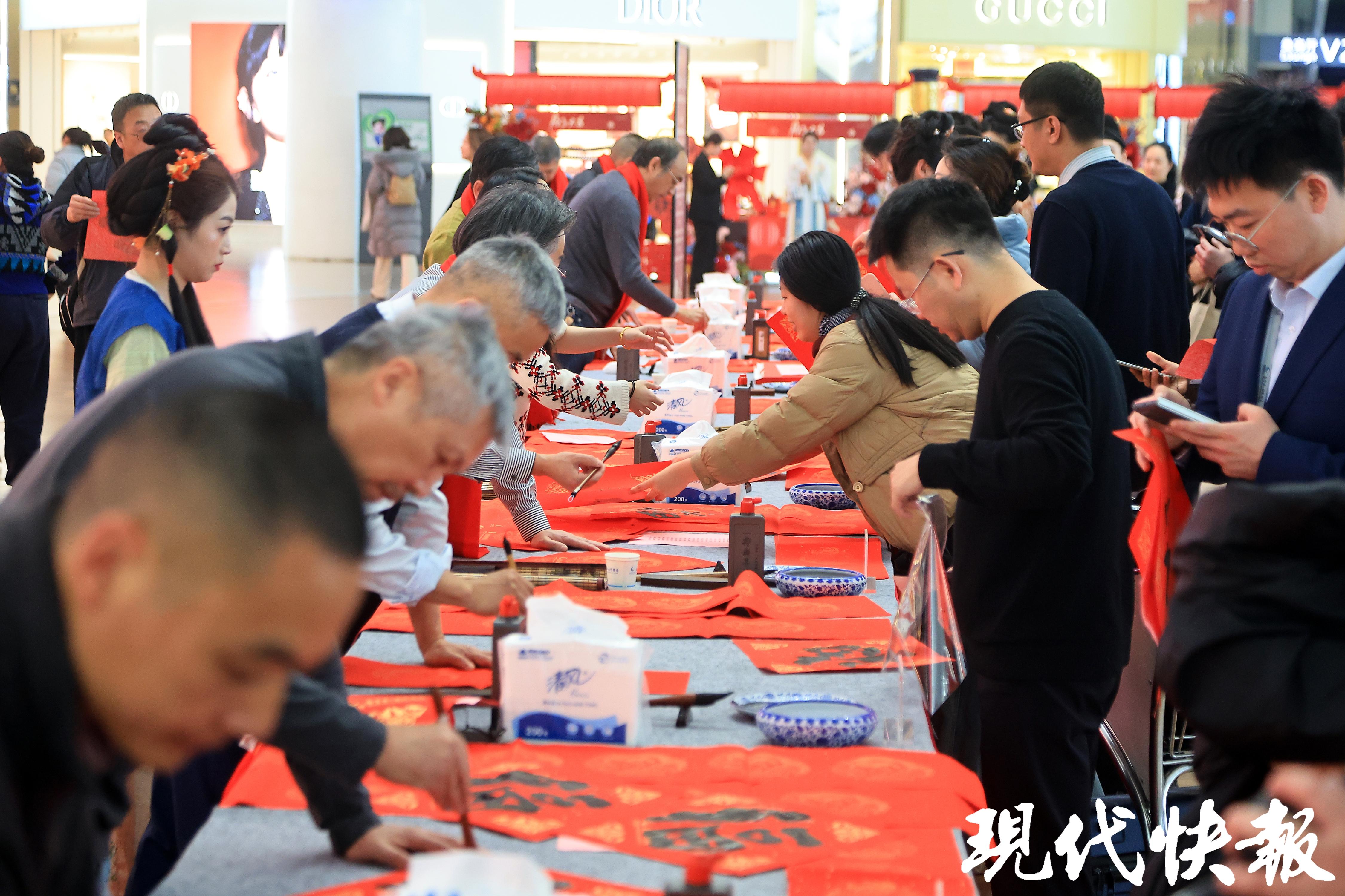 火了千年的春联，才是中国人的新年顶流