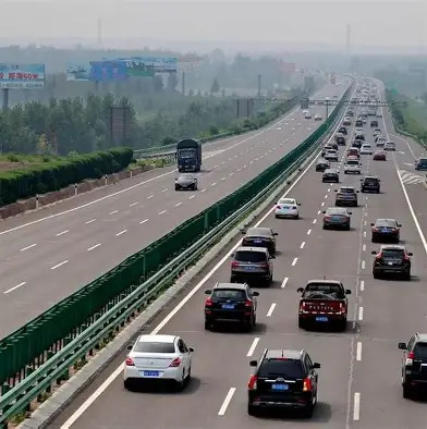 至21日17时，湖南多条高速公路车流量大