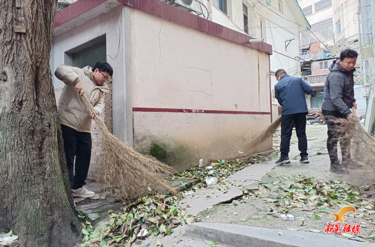 凉伞镇开展环境品质提升行动