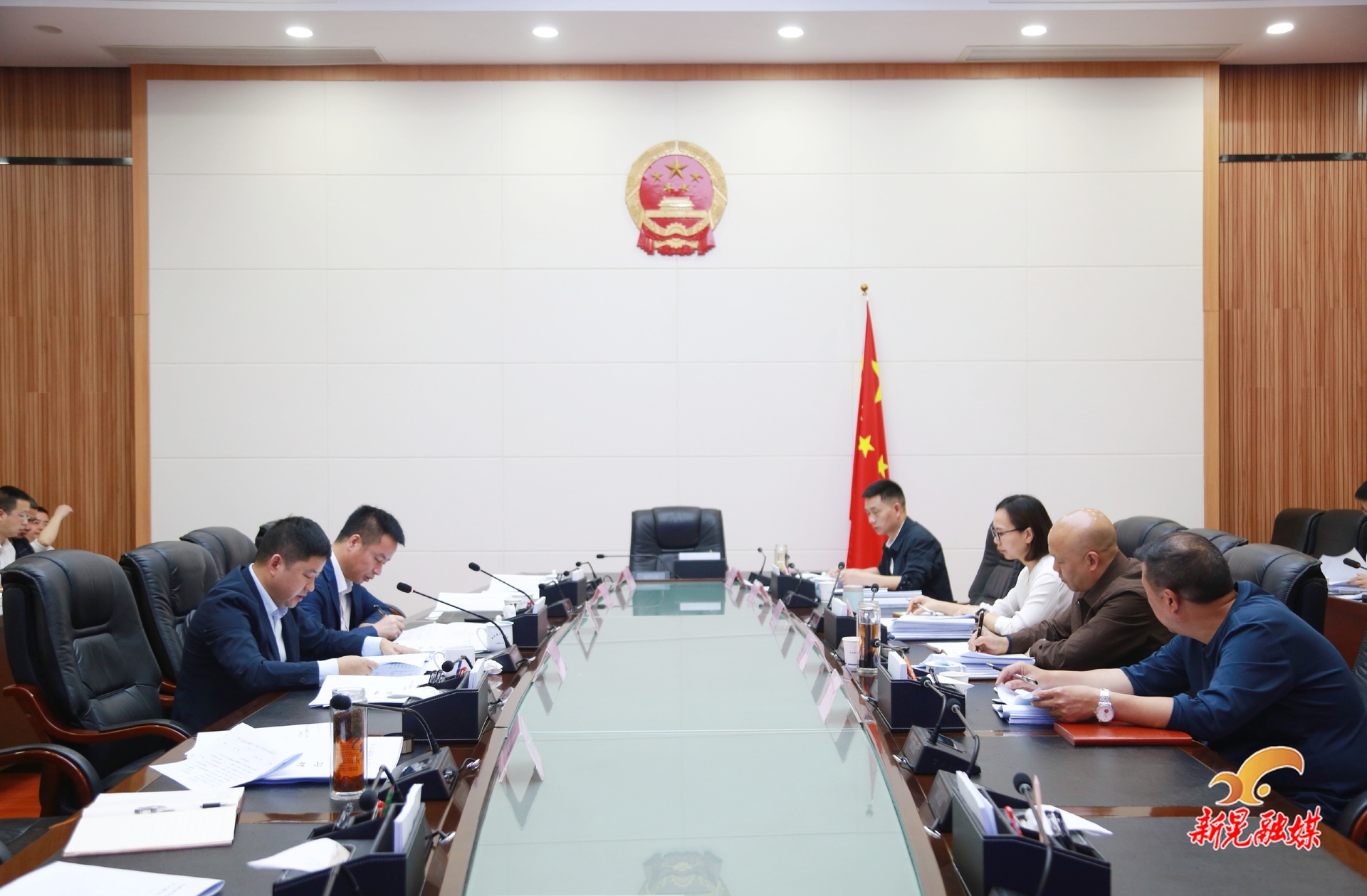 第十八届县人民政府2026年第3次常务会议召开