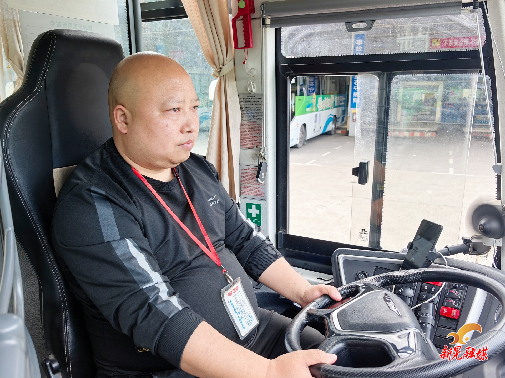 【劳模风采】吴伟：方向盘上践初心 平凡岗位显担当
