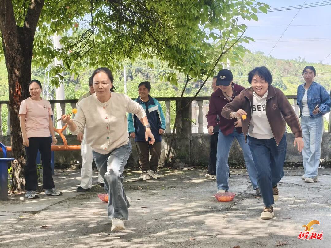 鱼市镇民政社工站开展母亲节暨政策宣传主题活动