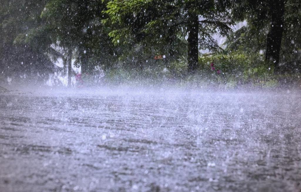 17日晚至18日湘西北局地有暴雨 单点大暴雨 局地阵风7～9级