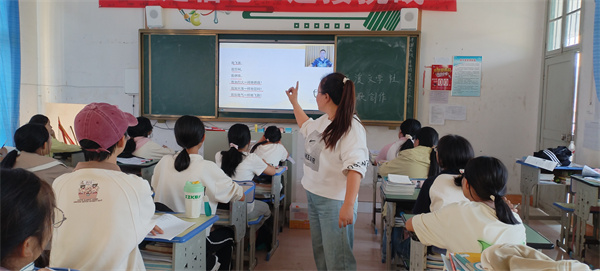 守望侗乡：大山里的“点灯人”——潘文华