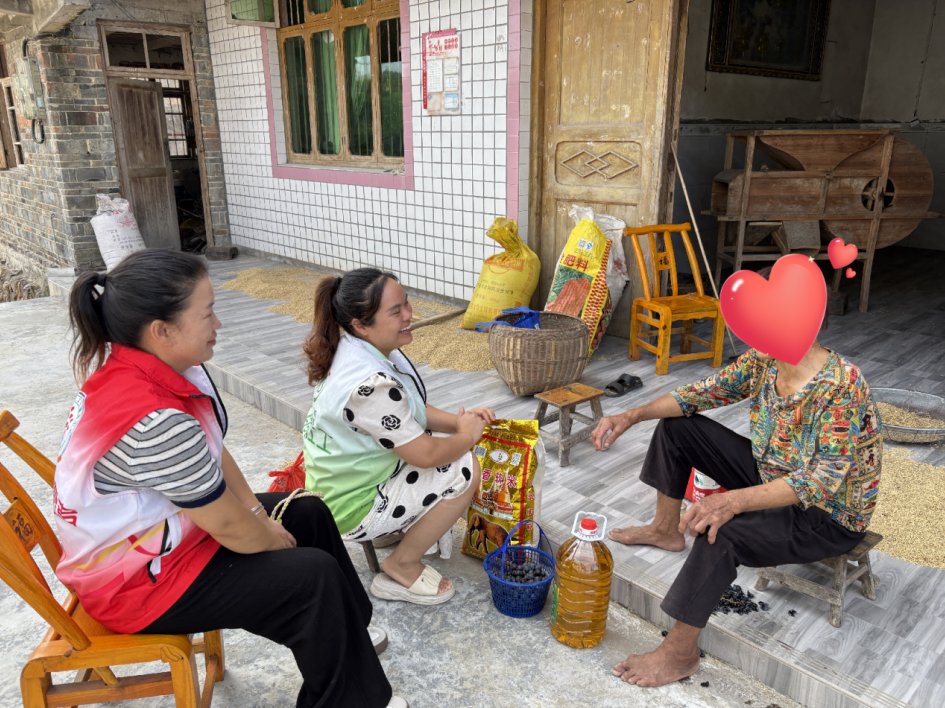扶羅鎮(zhèn)民政社工站開展“慈善暖重陽 情暖夕陽紅”走訪慰問活動