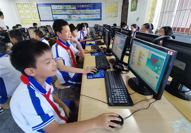 晃州鎮(zhèn)興隆完全小學(xué)：侗鄉(xiāng)校園綻放多彩社團(tuán)  快樂(lè)成長(zhǎng)書(shū)寫(xiě)童年精彩