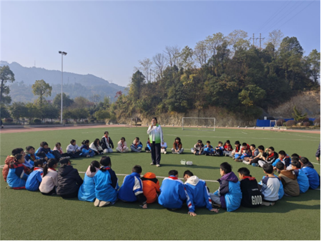 晃州镇兴隆完全小学：趣味活动聚人心  团结协作乐成长
