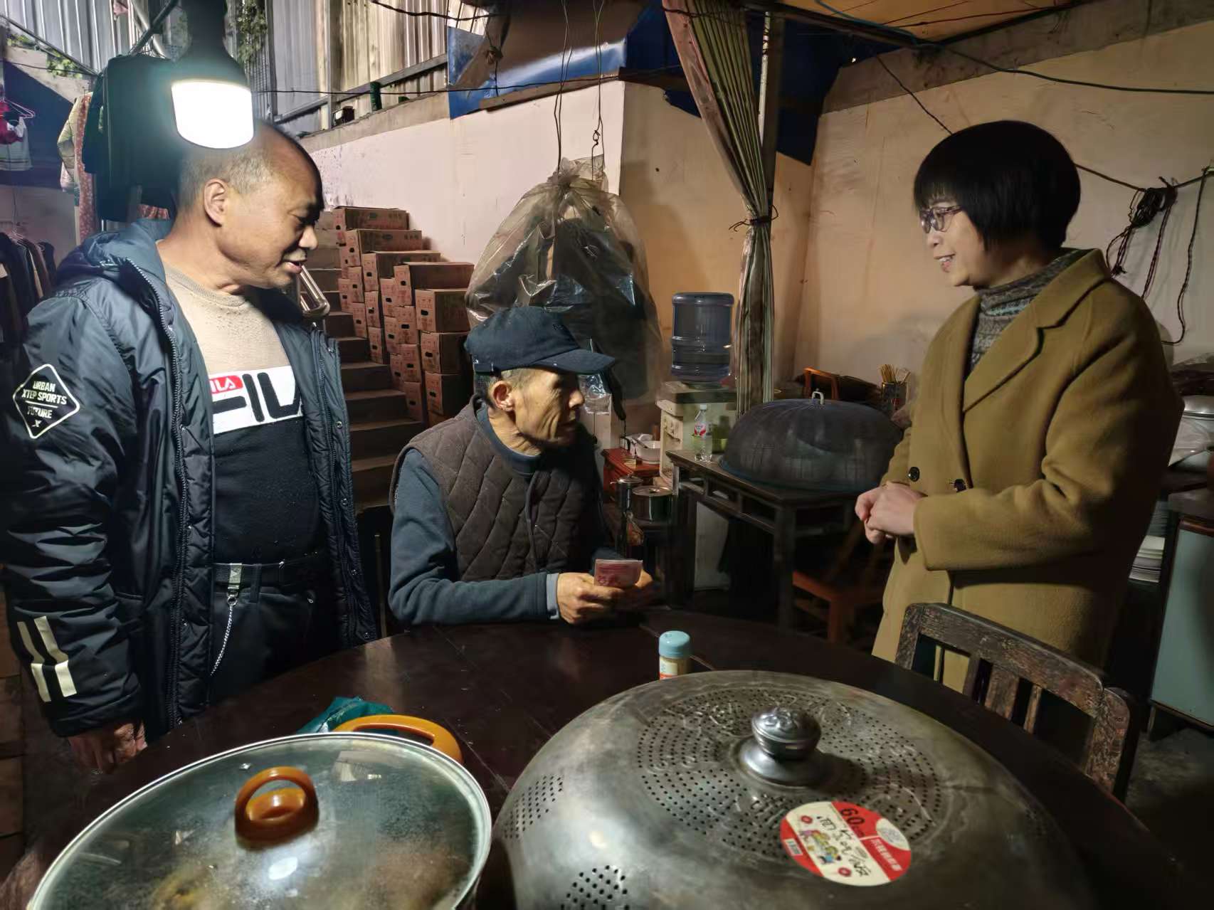 新春慰问暖人心 安全排查护平安——新晃中兴总公司留守处开展新春走访与安全排查工作