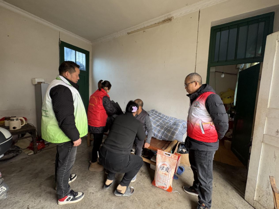 波洲镇入户走访特殊群体