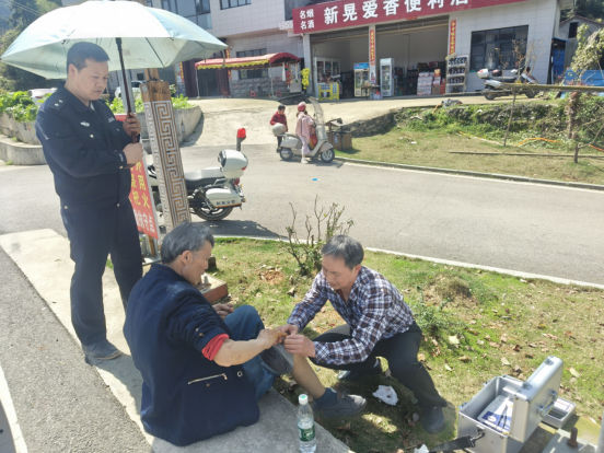 波洲镇：清明值守遇险情 联动救助暖民心