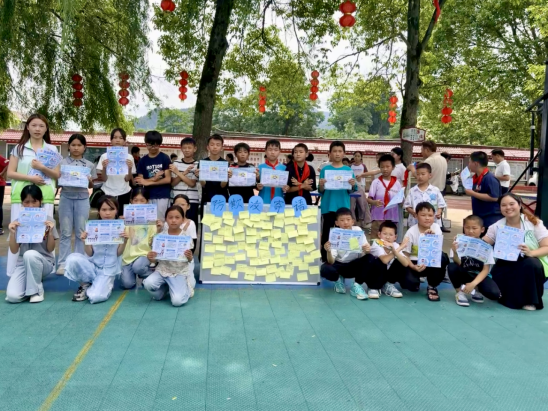 扶罗镇民政社工站开展“缤纷‘六一’筑防线 三防知识护童心”活动