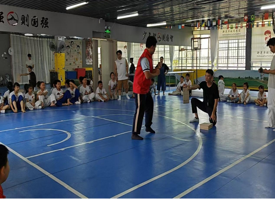 新晃雷锋青少年公益武术体验活动圆满举行