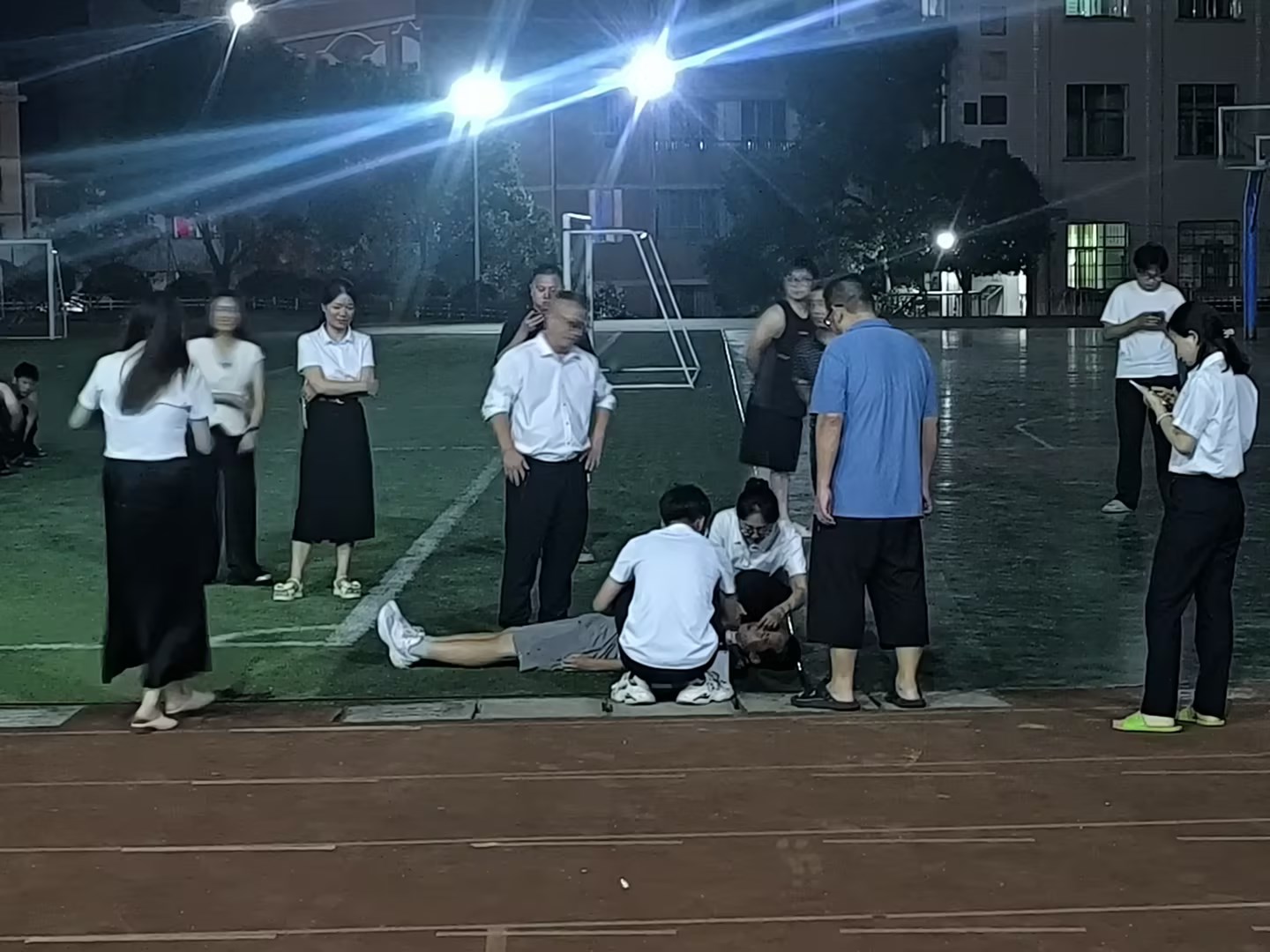 林冲镇学校：深夜砺精兵 防患于未“燃”