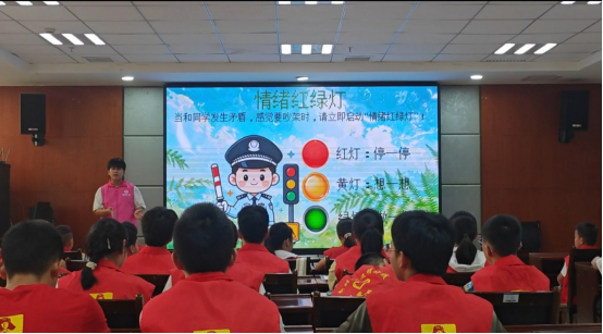 新晃：与情绪和解  护少年成长